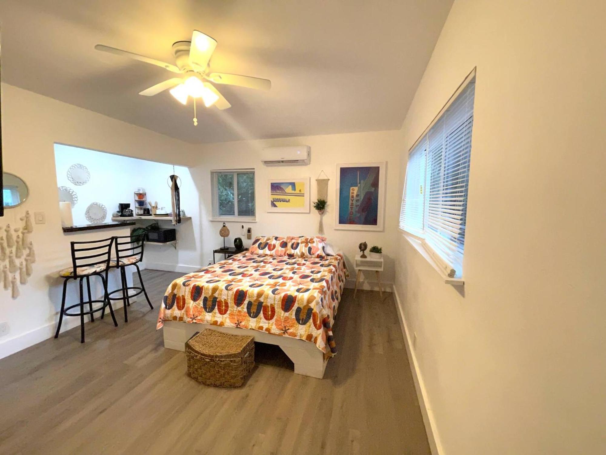 Apartment Tropical Paradise In Miracle Mile W/ Parking *